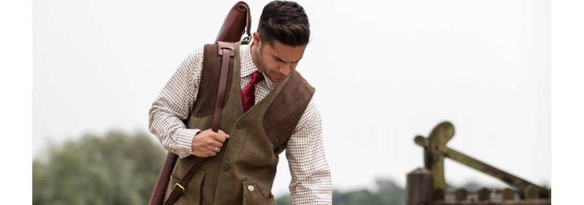 Costumul de vânătoare din tweed - stil și funcționalitate într-un singur ansamblu Costumul de vânătoare din tweed - stil și funcționalitate într-un singur ansamblu