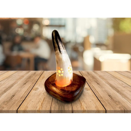 Lampa de birou decorativa din corn de vita